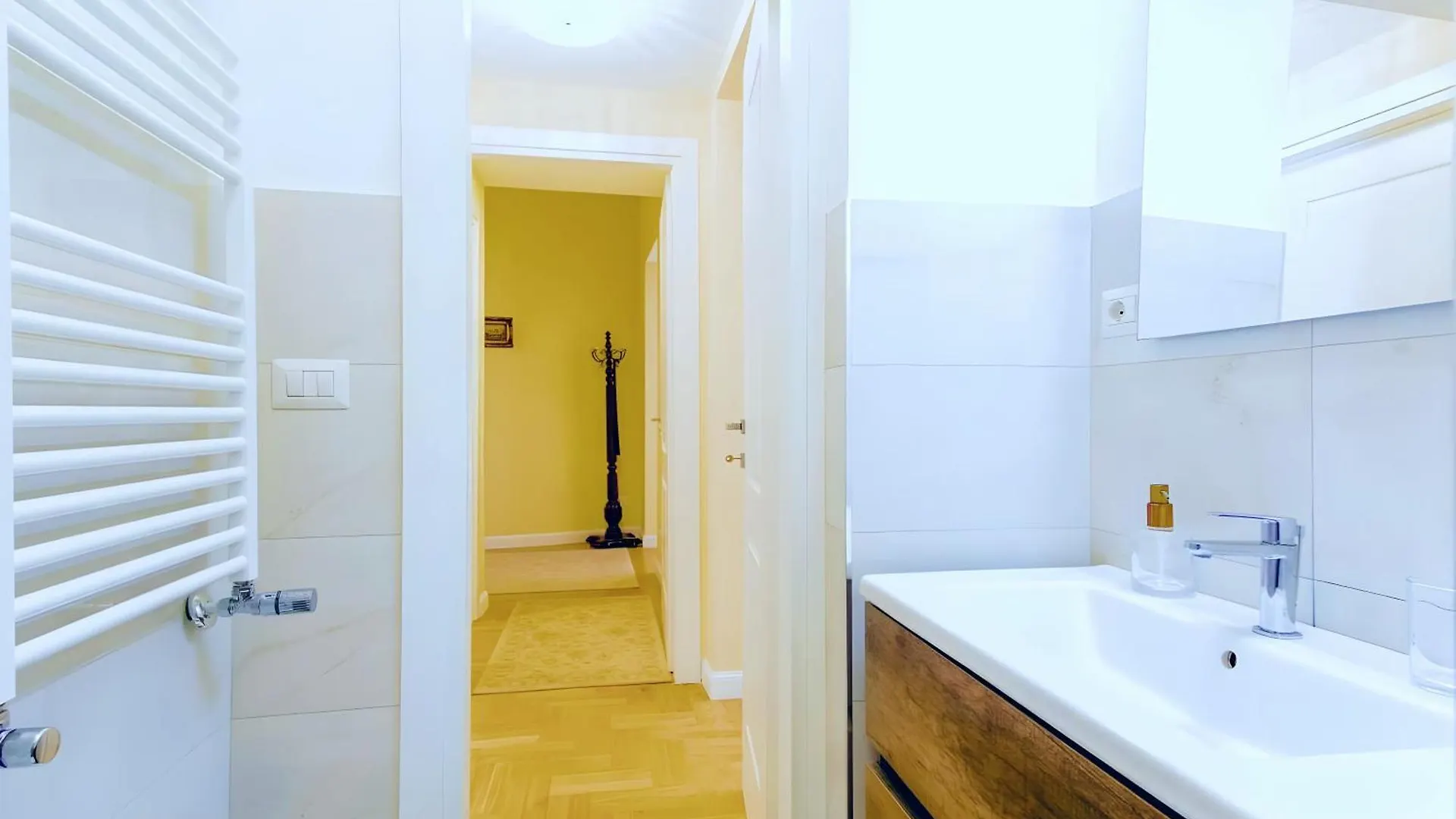 Elegantis Milos Suite Apartment - Your Chic Retreat In Central רומא איטליה